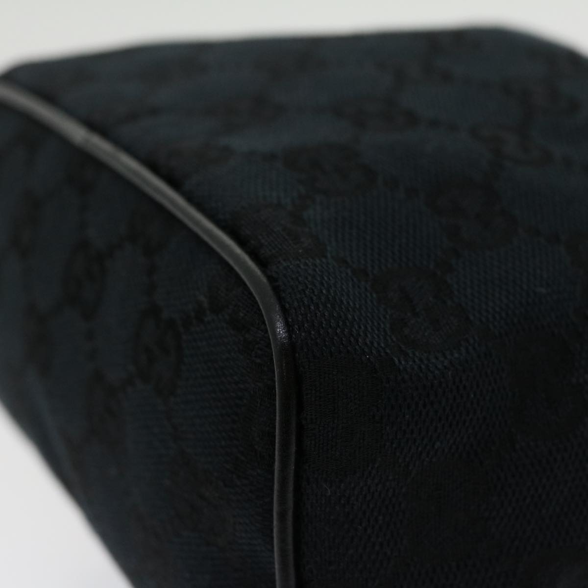 GUCCI GG Canvas Hand Bag Black am2610g