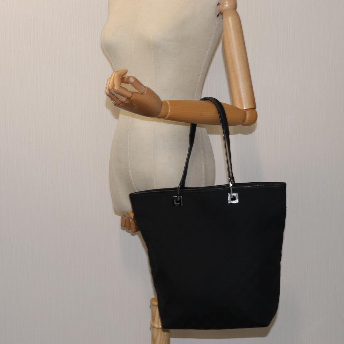 GUCCI GG Canvas Tote Bag Black hk1195