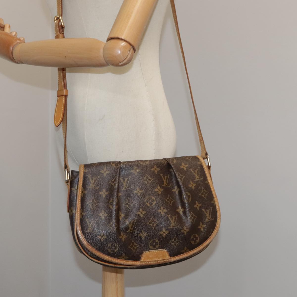 LOUIS VUITTON Monogram Menilmontant PM Shoulder Bag M40474 LV hk1935