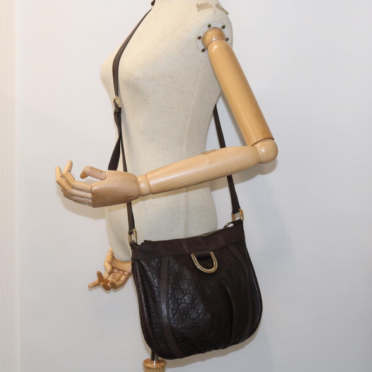 GUCCI GG Canvas Guccissima Shoulder Bag Brown 203257 hk853