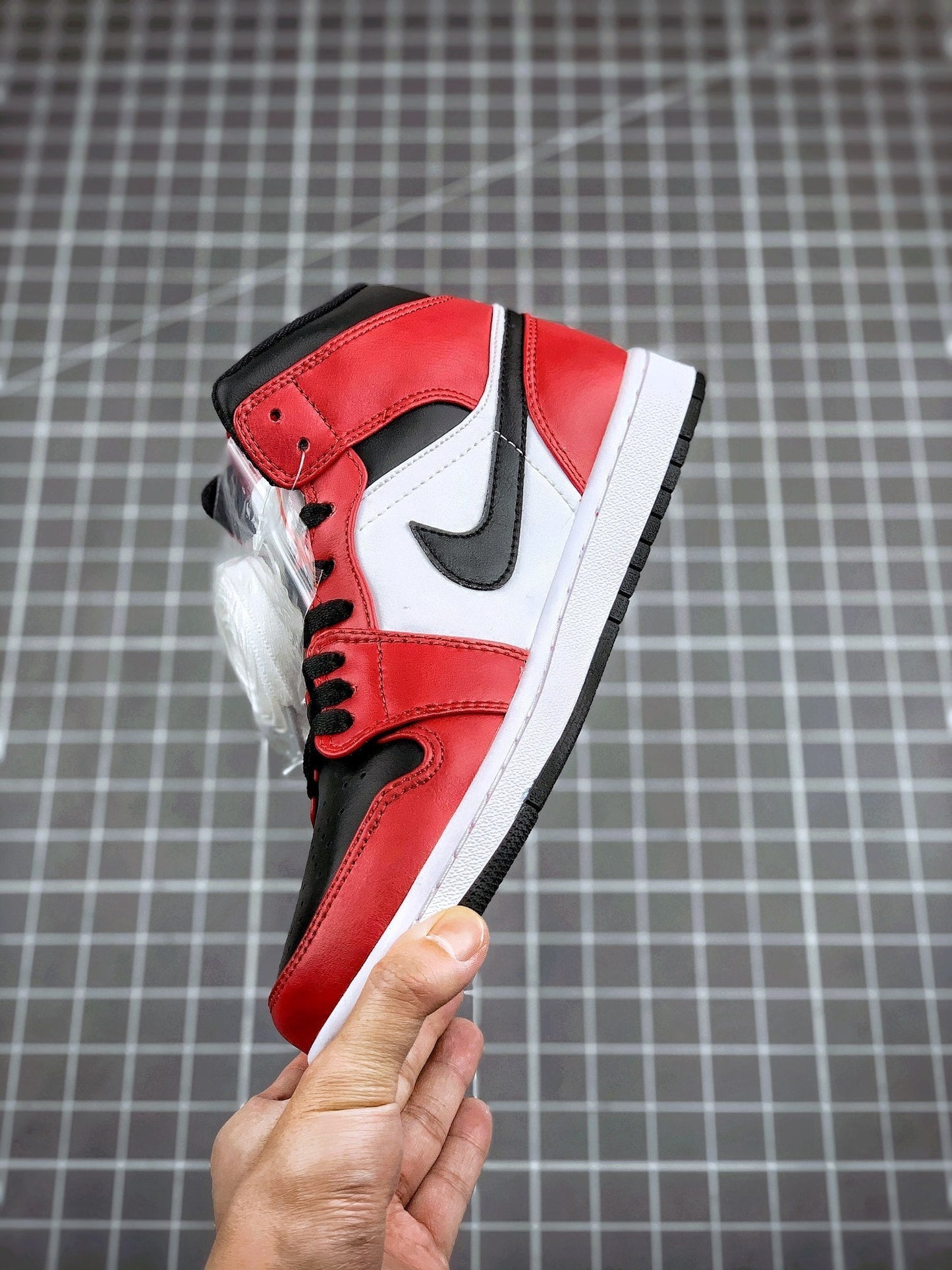 Designer Air Jordan 1 Mid Ã¢â‚¬Å“Gym RedÃ¢â‚¬Â 554724-069