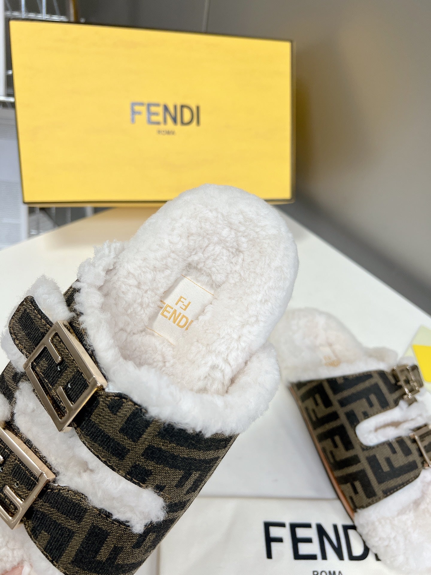 Luxury Shoes - FED - 380
