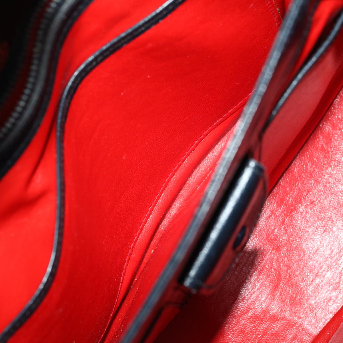 GUCCI Turn Lock Hand Bag Leather Black Red im361