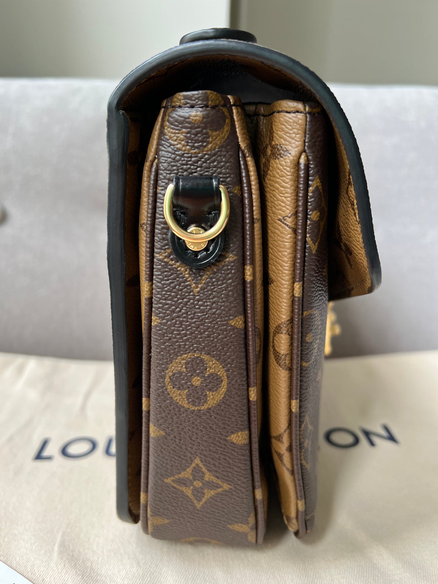Louis Vuitton Pochette Metis Reverse Monogram (RRP £1,970)