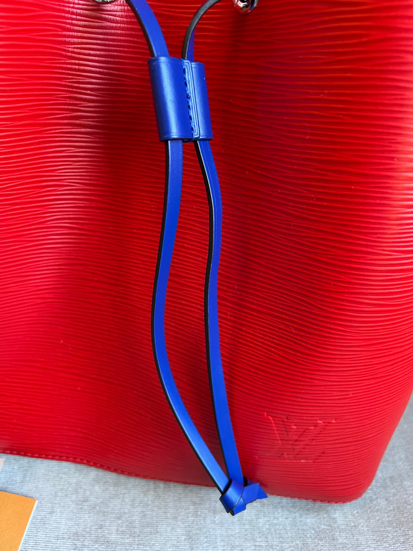 Louis Vuitton Neo Noe Bucket Bag Coquelicot (RRP £1,930)
