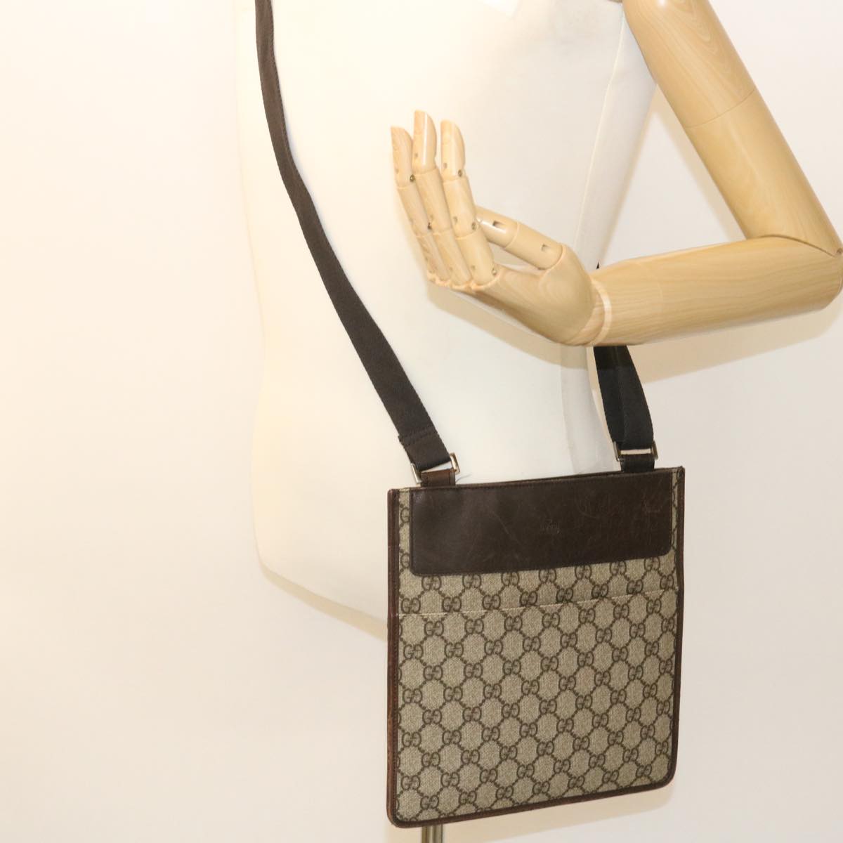 GUCCI GG Canvas Shoulder Bag Brown Beige ki1760