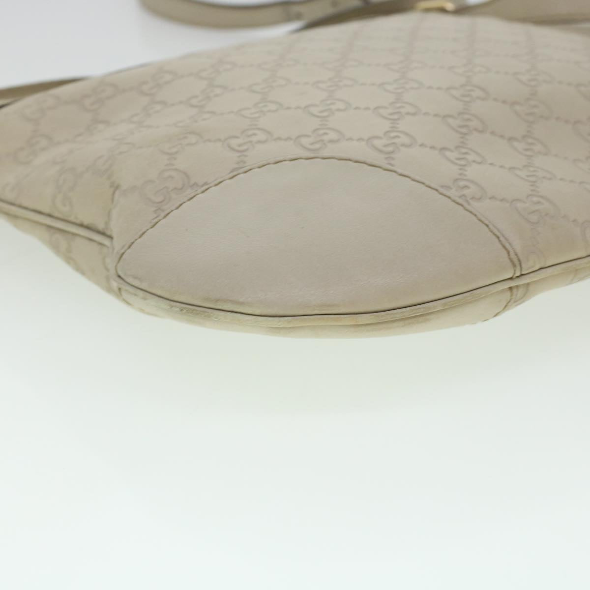 GUCCI GG Canvas Guccissima Shoulder Bag White ki2988