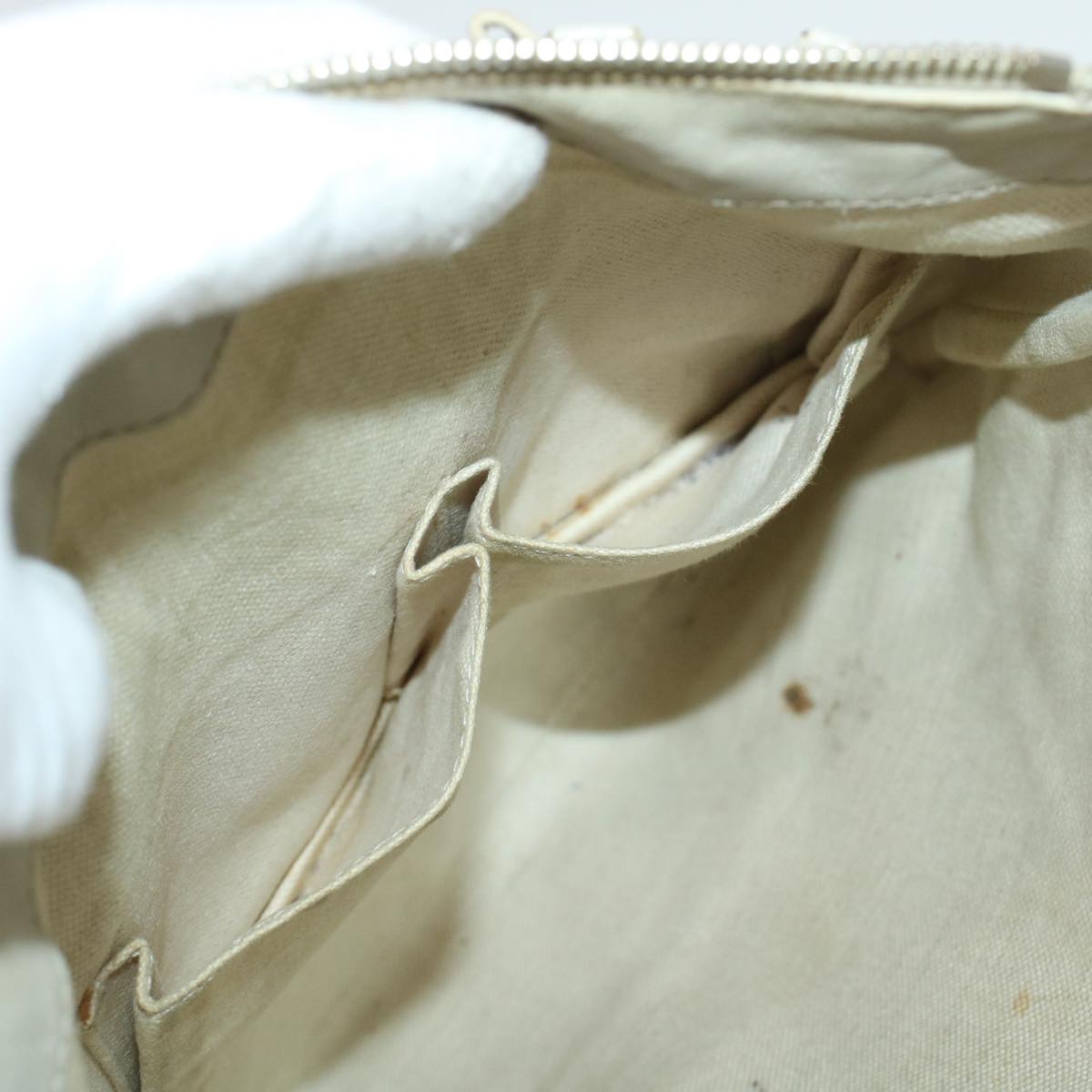 GUCCI GG Canvas Guccissima Shoulder Bag White ki2988
