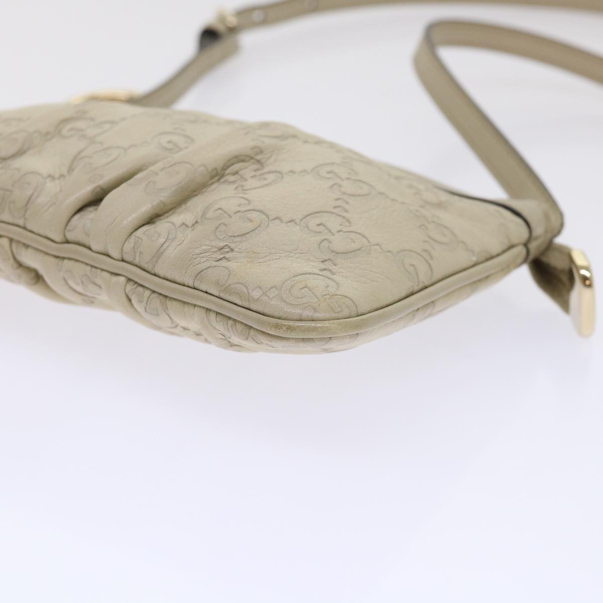 GUCCI GG Canvas Shoulder Bag White 212216 ki3158