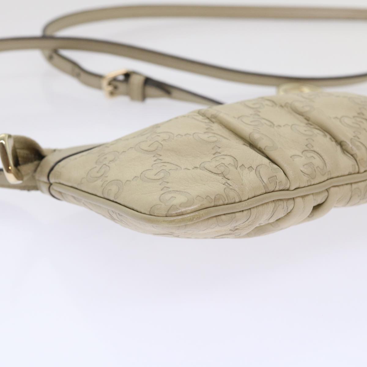 GUCCI GG Canvas Shoulder Bag White 212216 ki3158