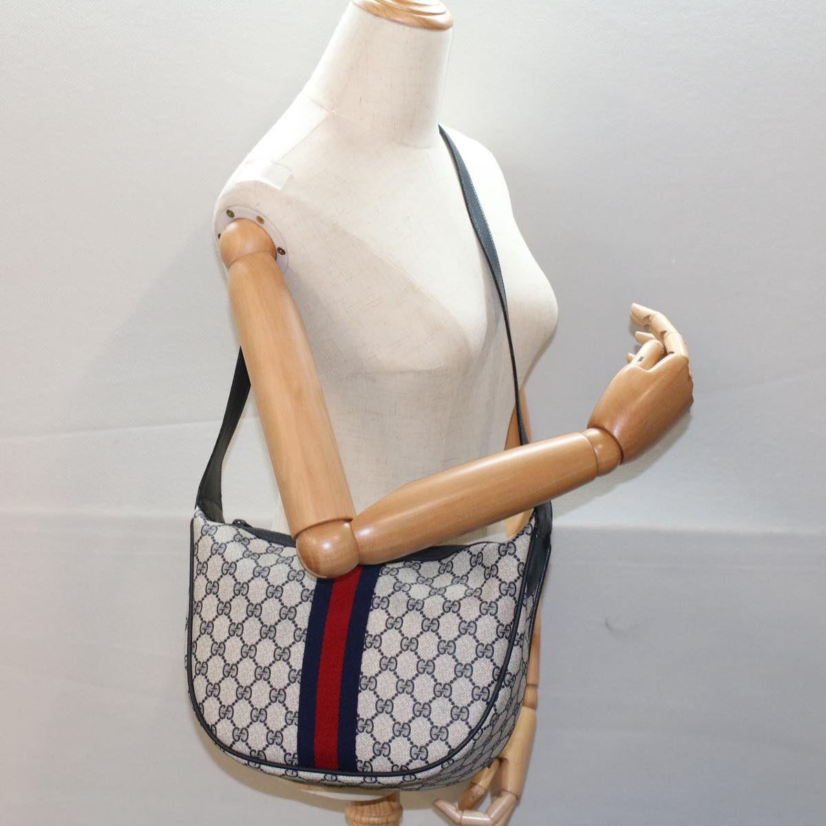 GUCCI GG Canvas Sherry Line Shoulder Bag PVC Leather Gray Navy Red ki3382
