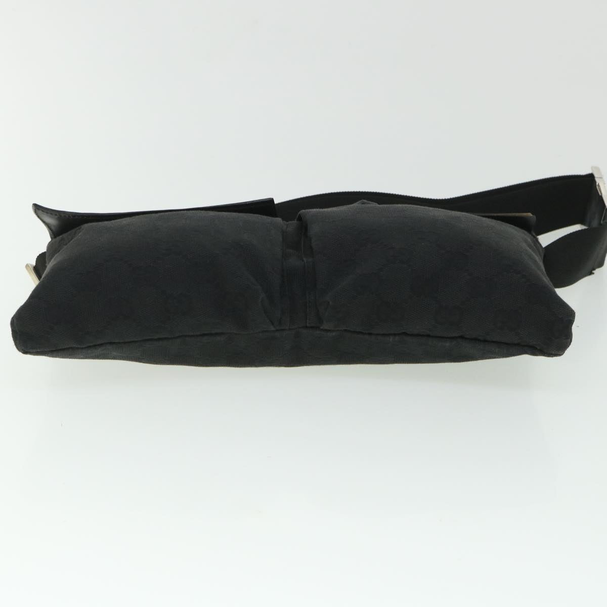 GUCCI GG Canvas Waist bag Black 28566 ki3540