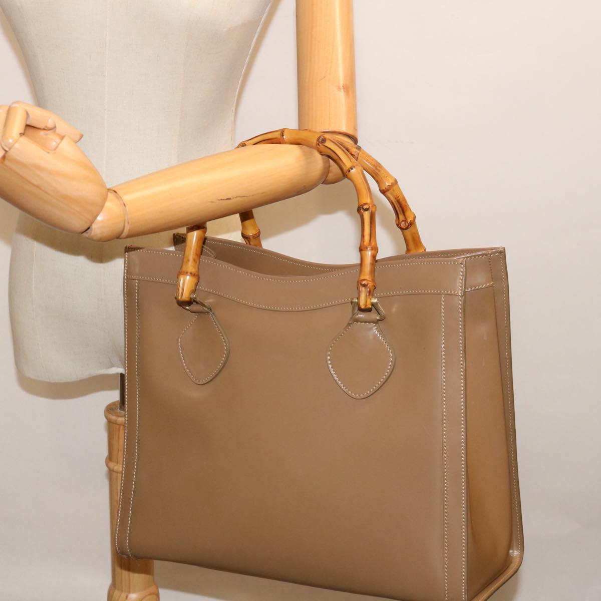 GUCCI Bamboo Diamante Diana Hand Bag Patent leather Beige ki4343