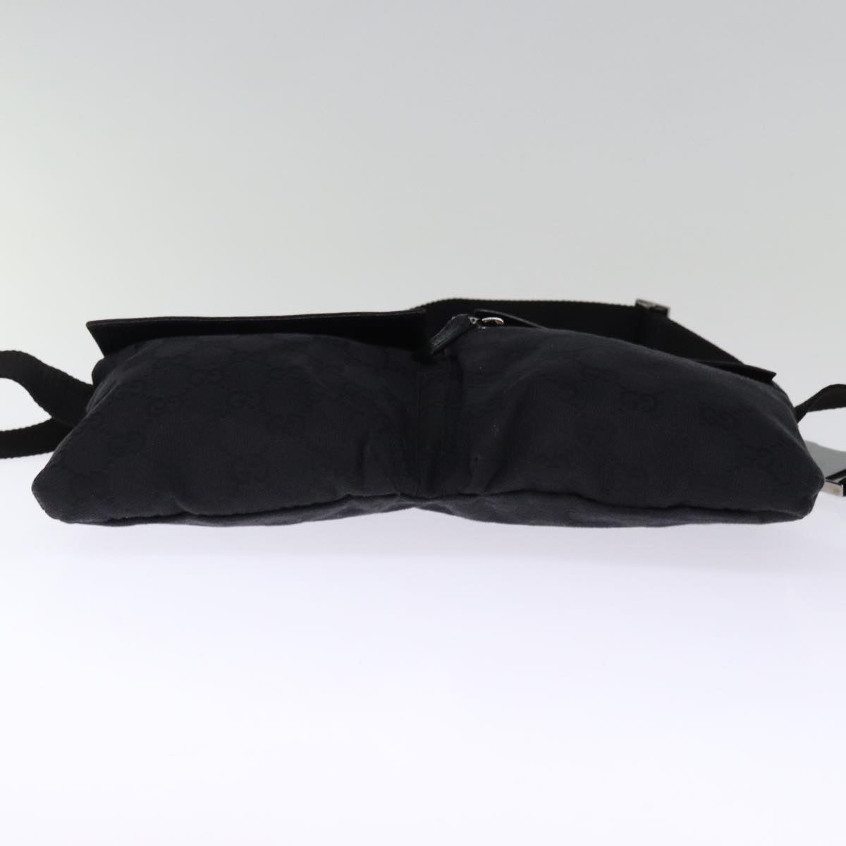 GUCCI GG Canvas Waist bag Black ki4520