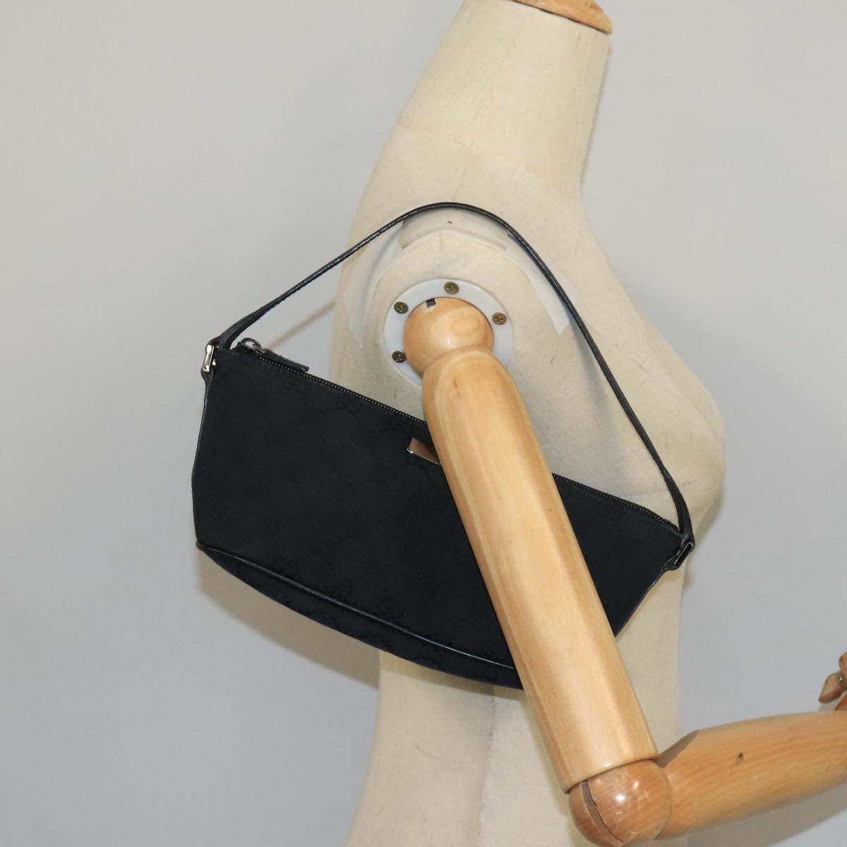 GUCCI GG Canvas Pouch Black Silver 039 1103 ki5152