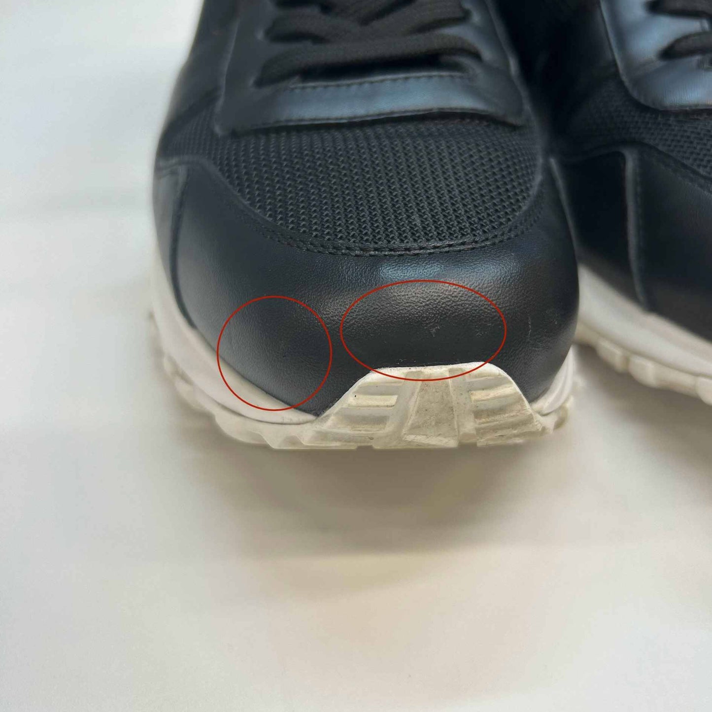 Men's Run Away Low Trainers Black Size EU 40 / UK 6
