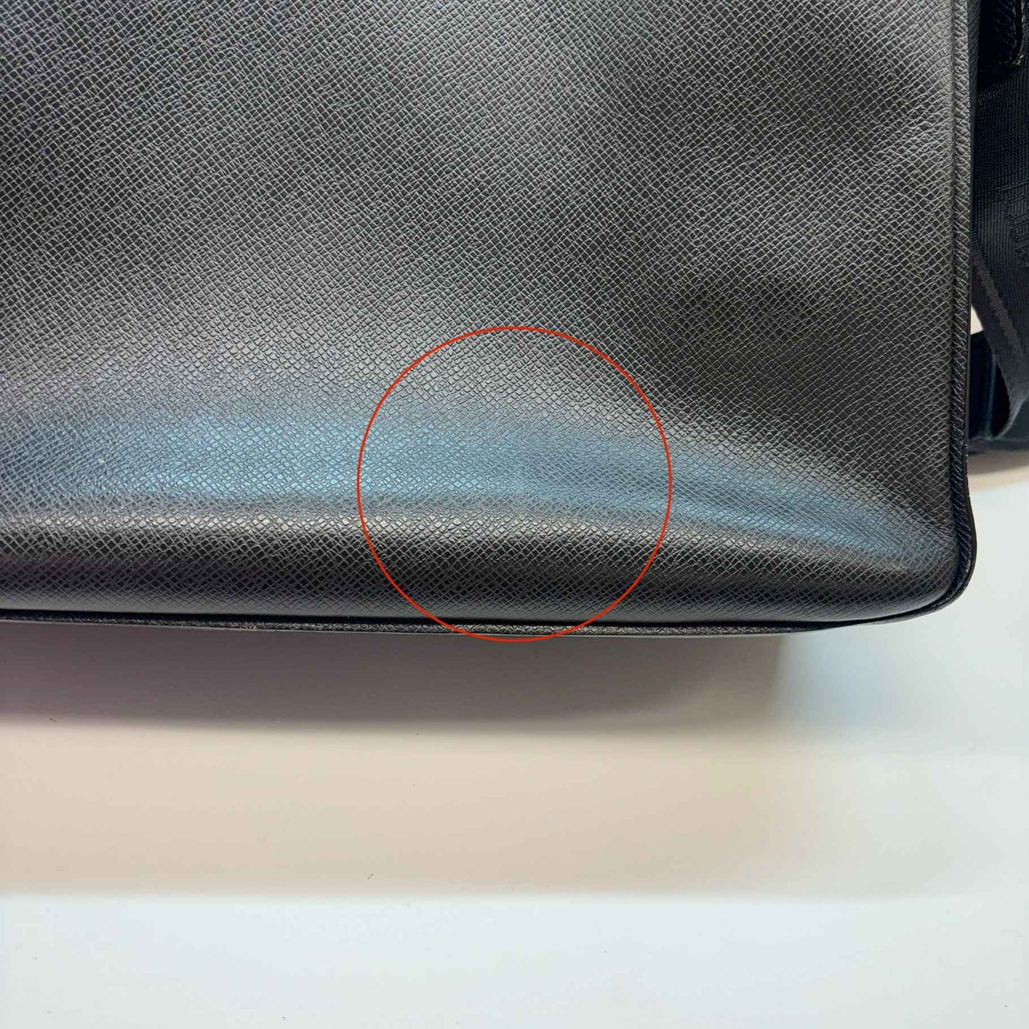 Men's Roman Mm Taiga Leather Bag Black