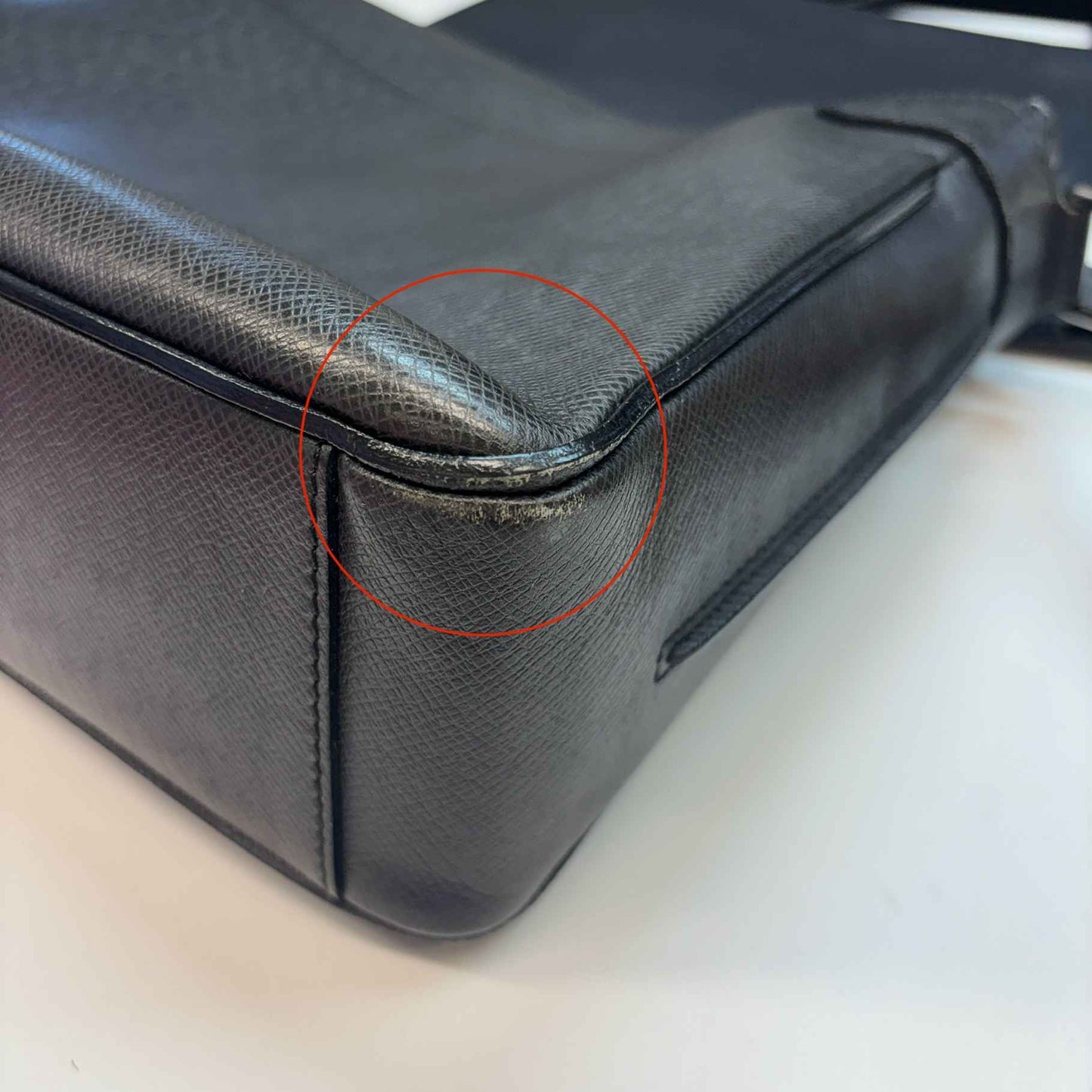 Men's Roman Mm Taiga Leather Bag Black