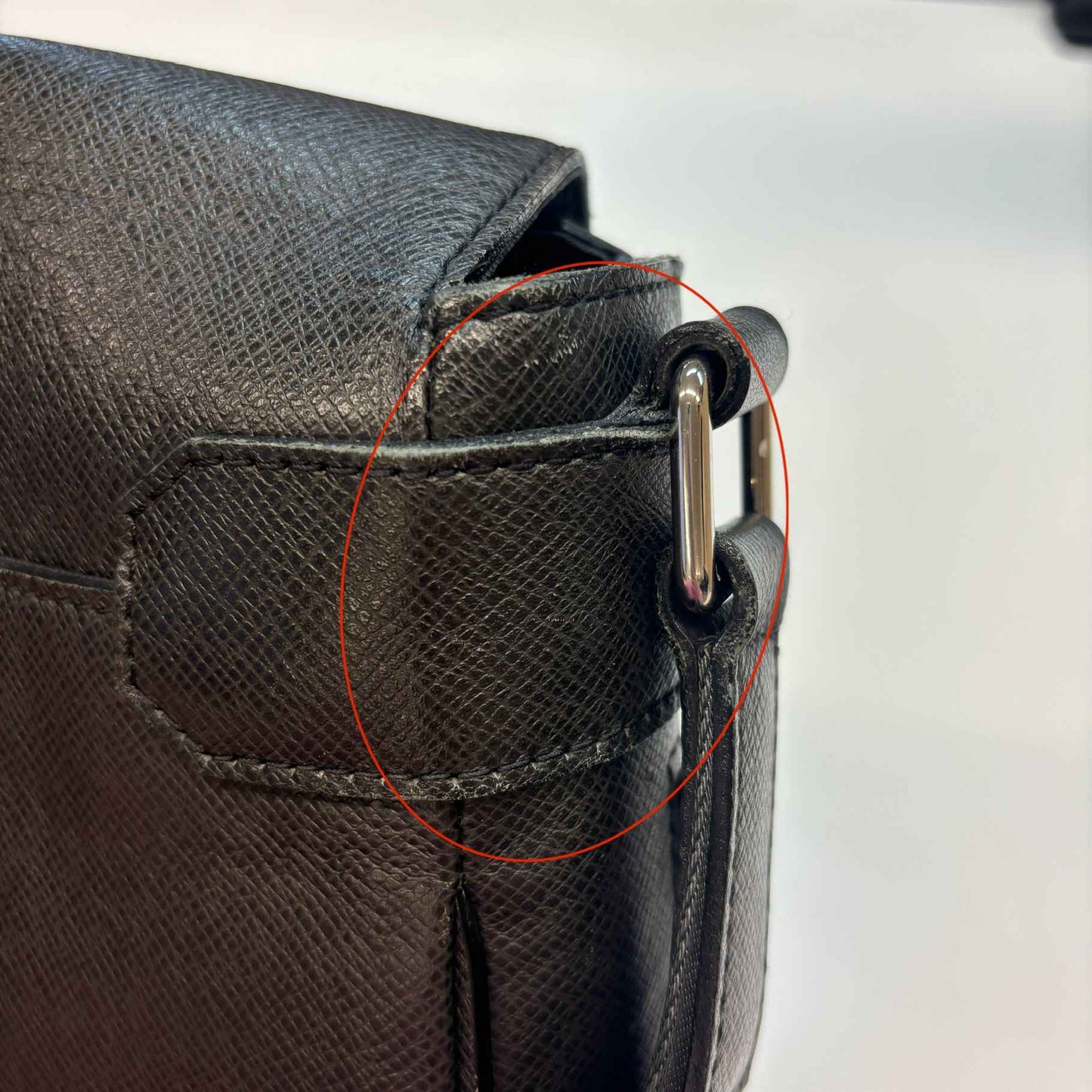 Men's Roman Mm Taiga Leather Bag Black