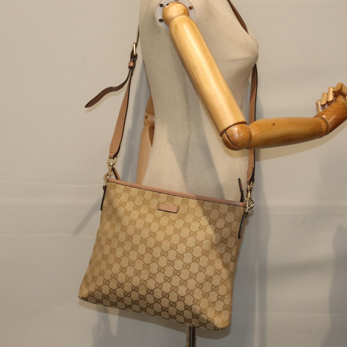 GUCCI GG Canvas Shoulder Bag Beige Pink 388924 mr294