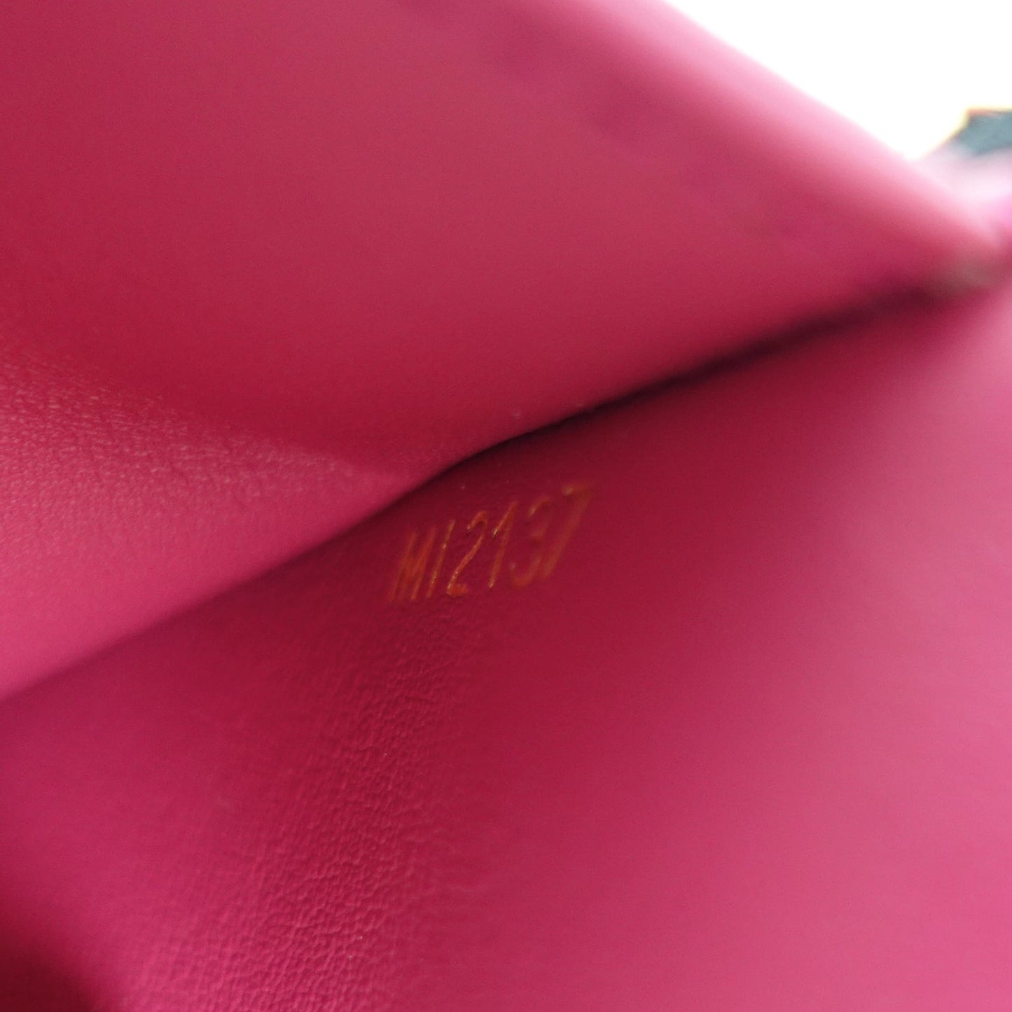 Louis Vuitto Taurillon Capucines Calfskin Leather Wallet