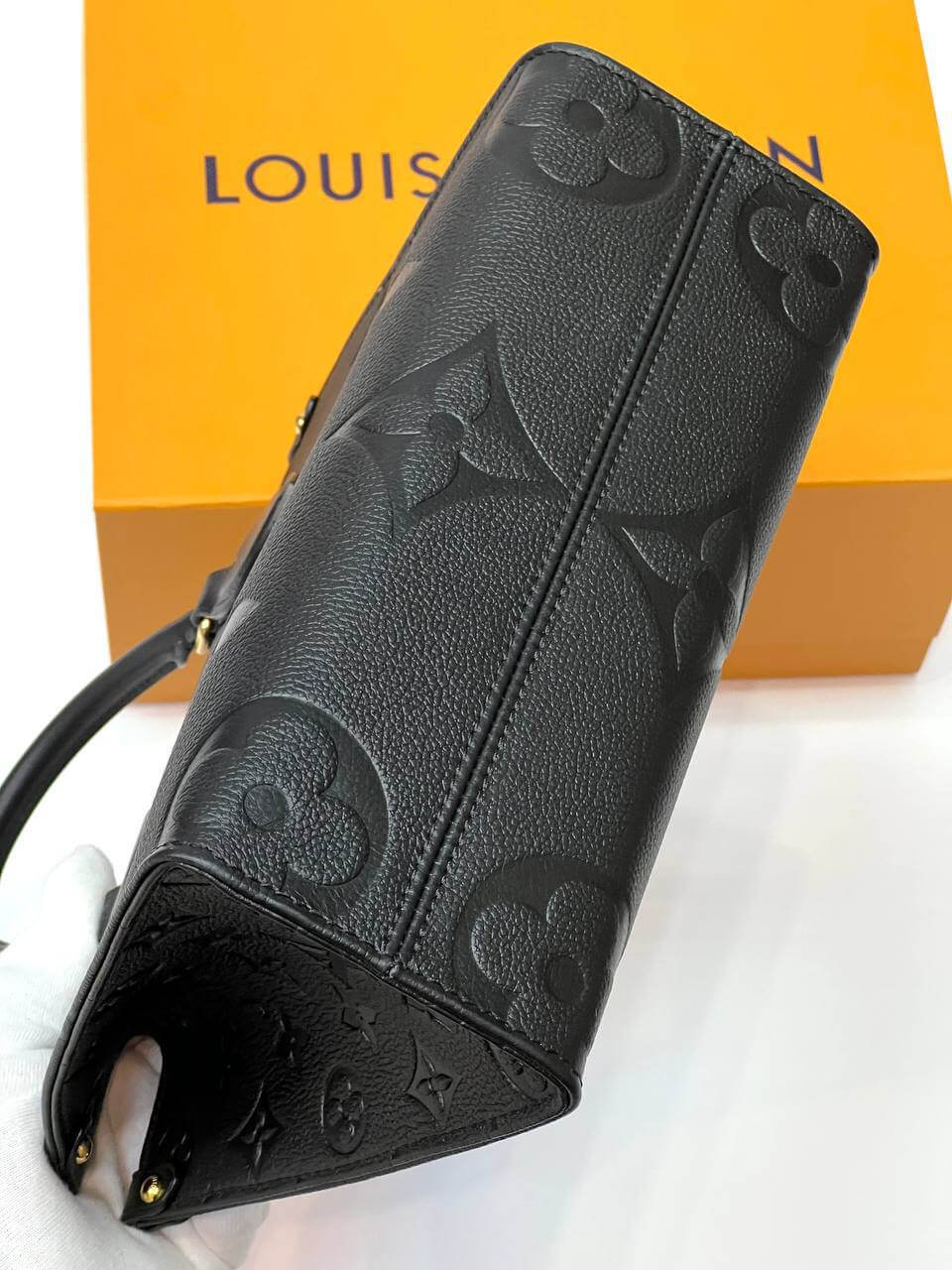 Louis Vuitton ONTHEGO PM black