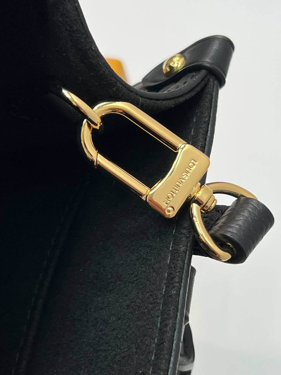 Louis Vuitton ONTHEGO PM black