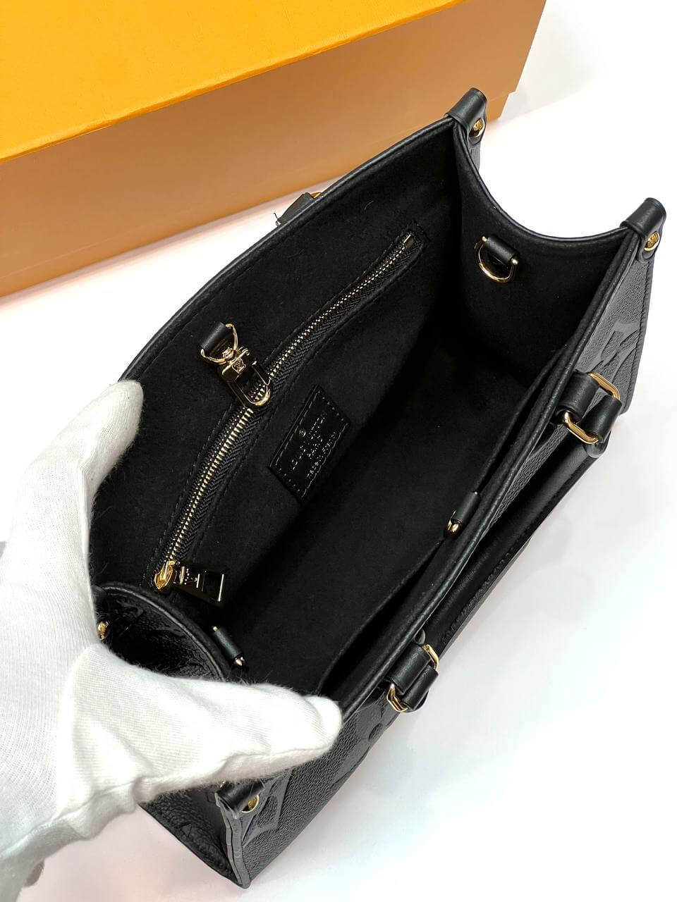 Louis Vuitton ONTHEGO PM black
