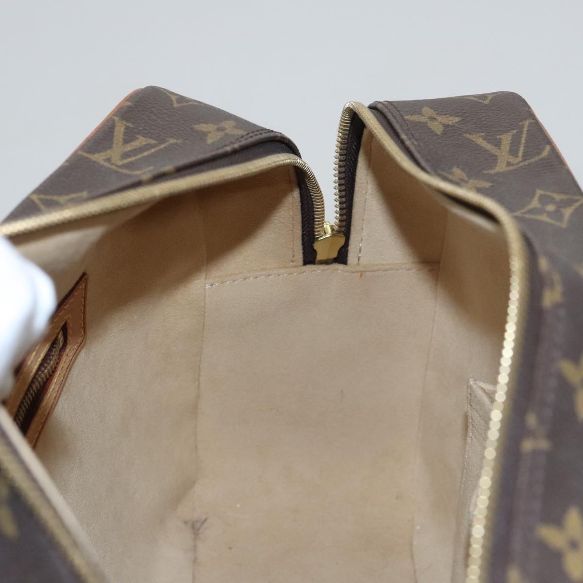 LOUIS VUITTON Monogram Cite GM Hand Bag M51181 LV PP048