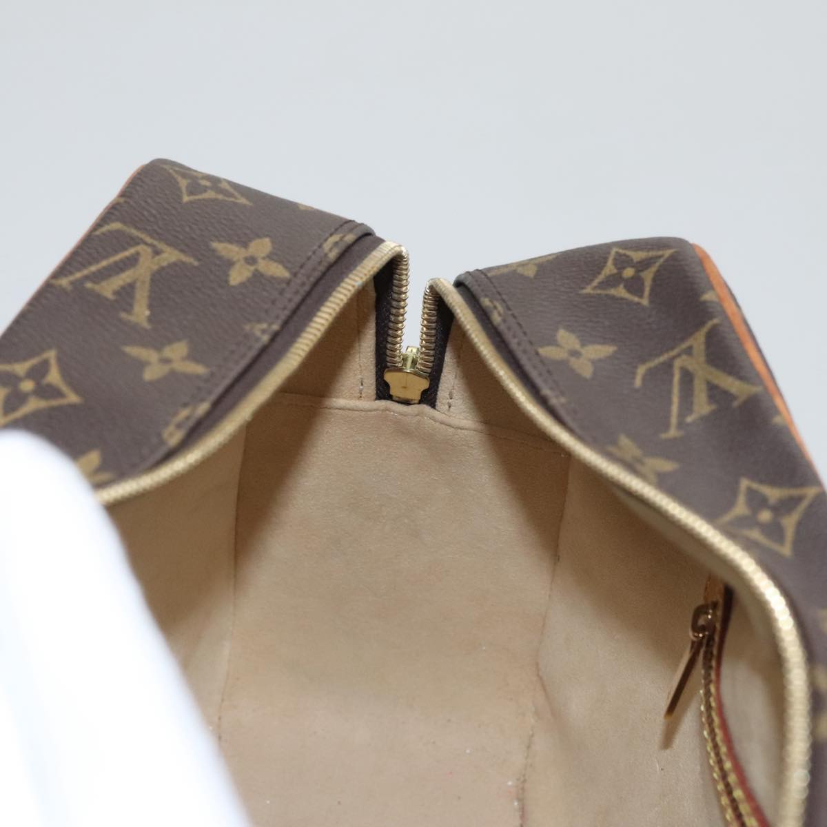 LOUIS VUITTON Monogram Cite GM Hand Bag M51181 LV PP048