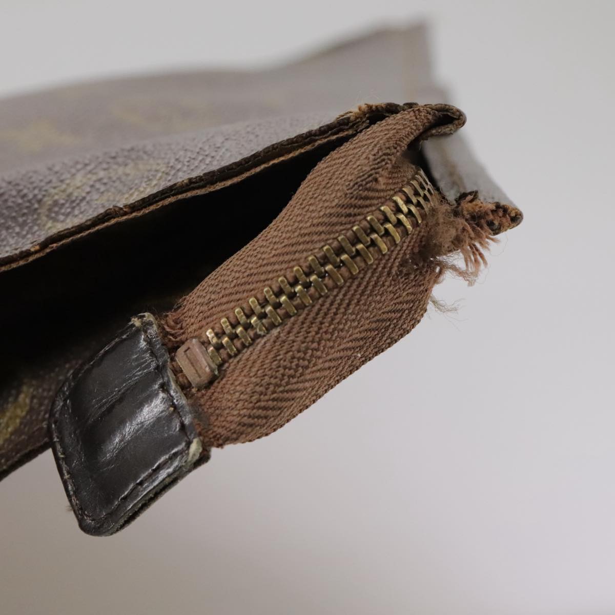 LOUIS VUITTON Monogram Poche Toilette 26 Pouch Vintage M47542 LV PP079