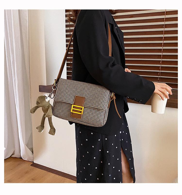 EN - 2021  Women Lattice Shoulder Crossbody Bag