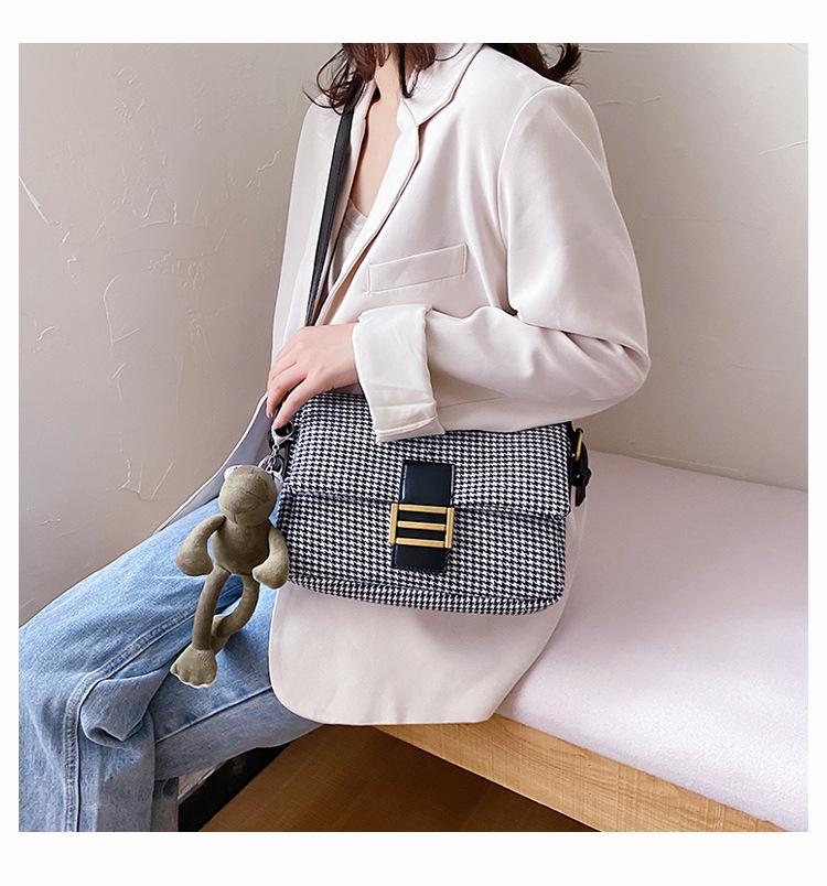 EN - 2021  Women Lattice Shoulder Crossbody Bag