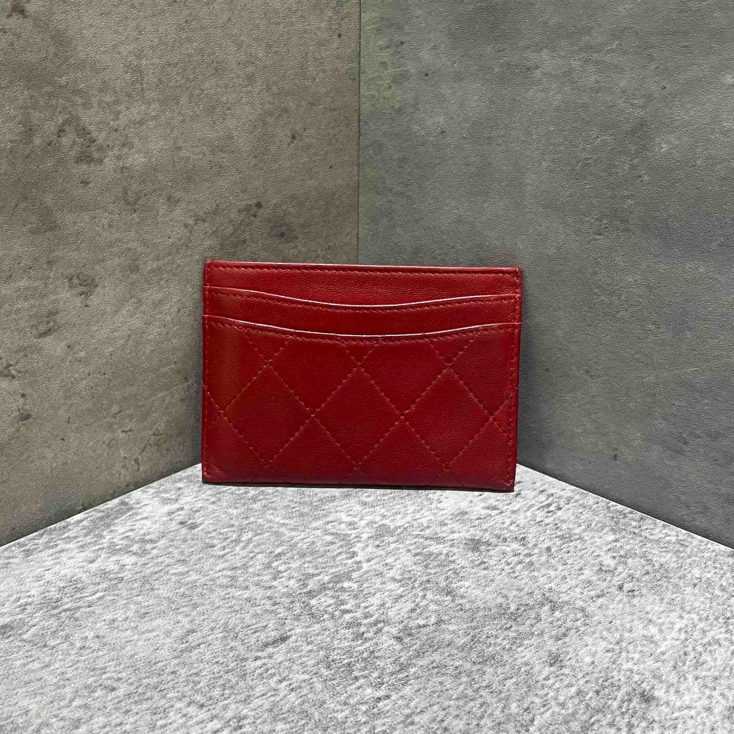 ??Preloved Chanel red cardholder