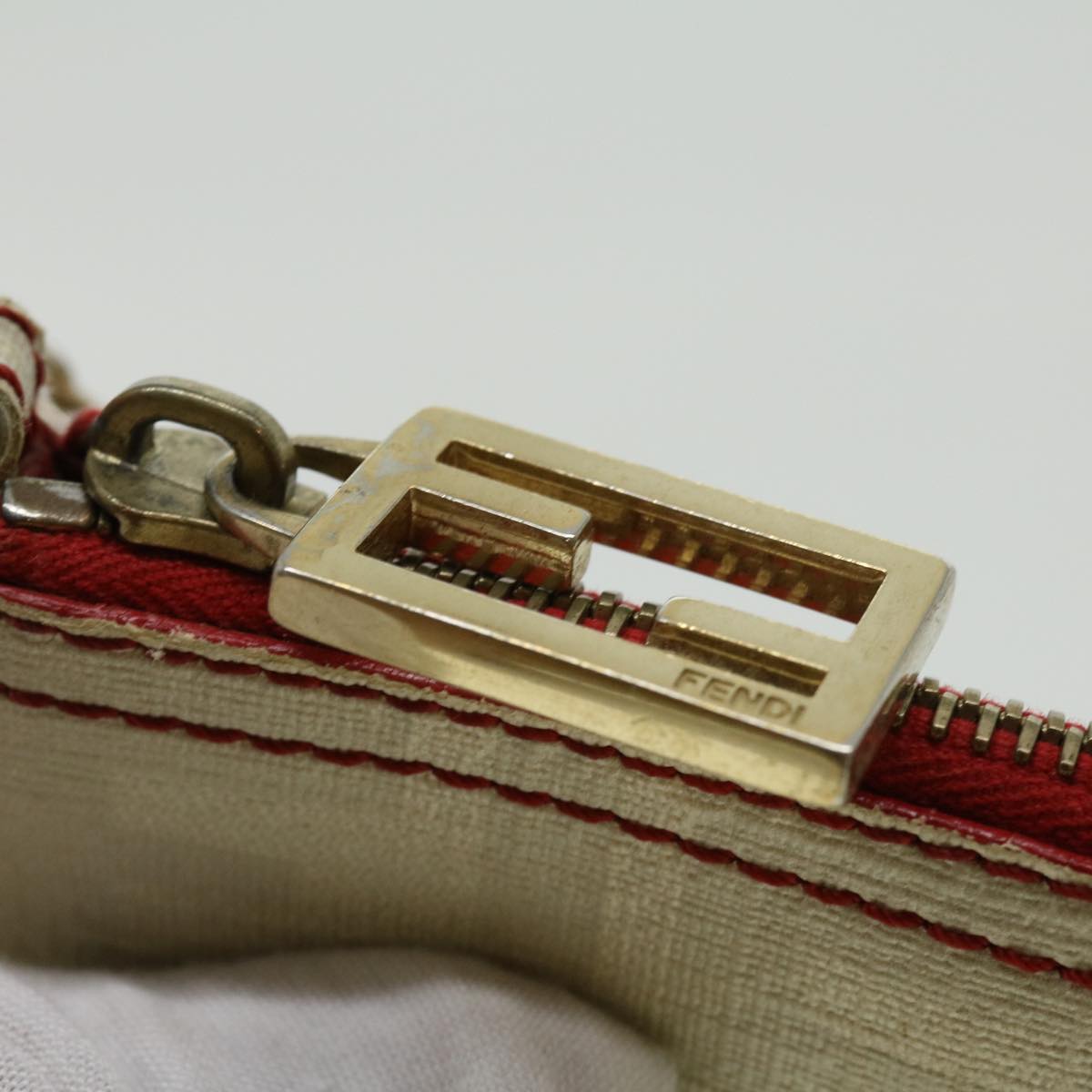 FENDI Zucca Canvas Chain Pouch White rd2884