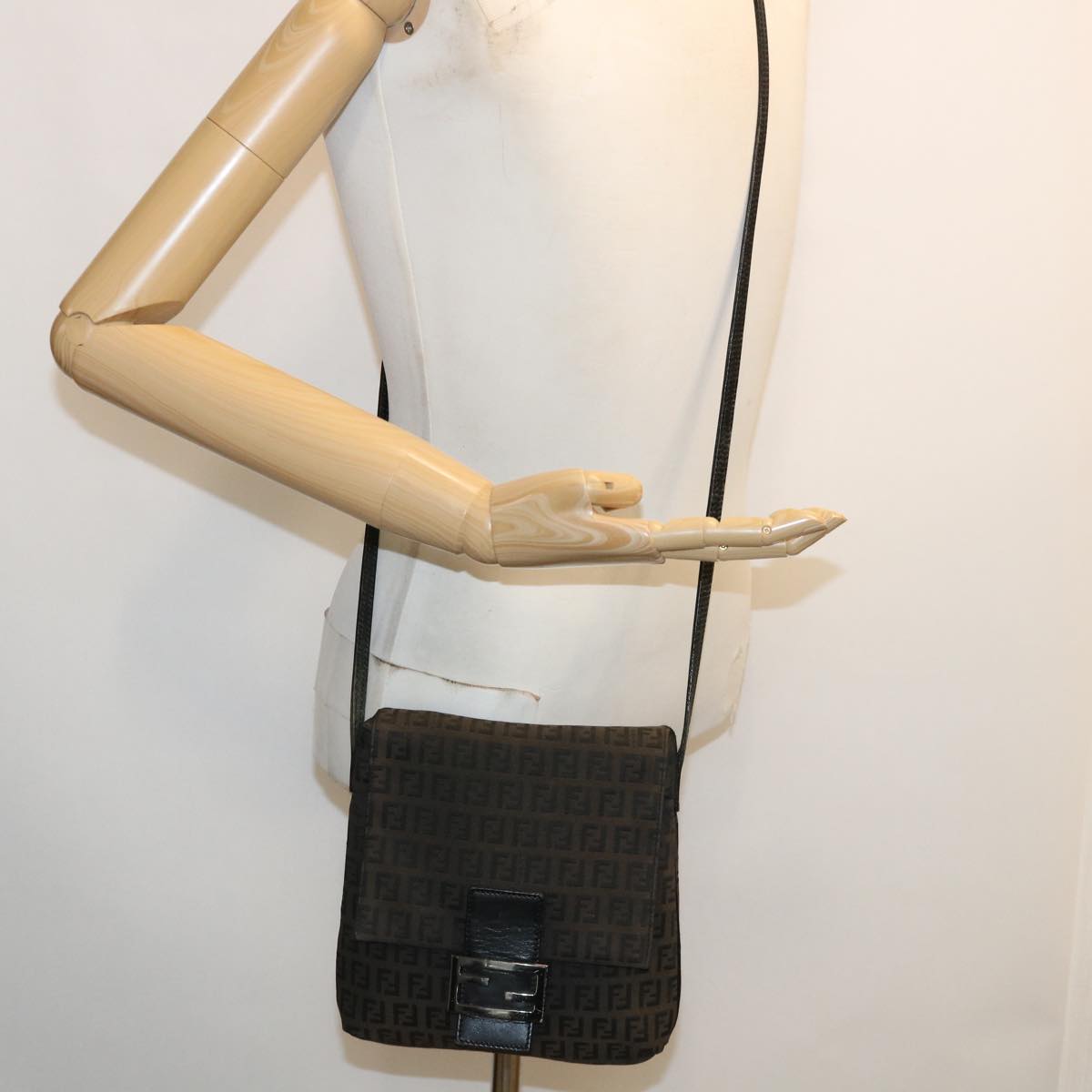 FENDI Zucchino Canvas Shoulder Bag Brown rd2894