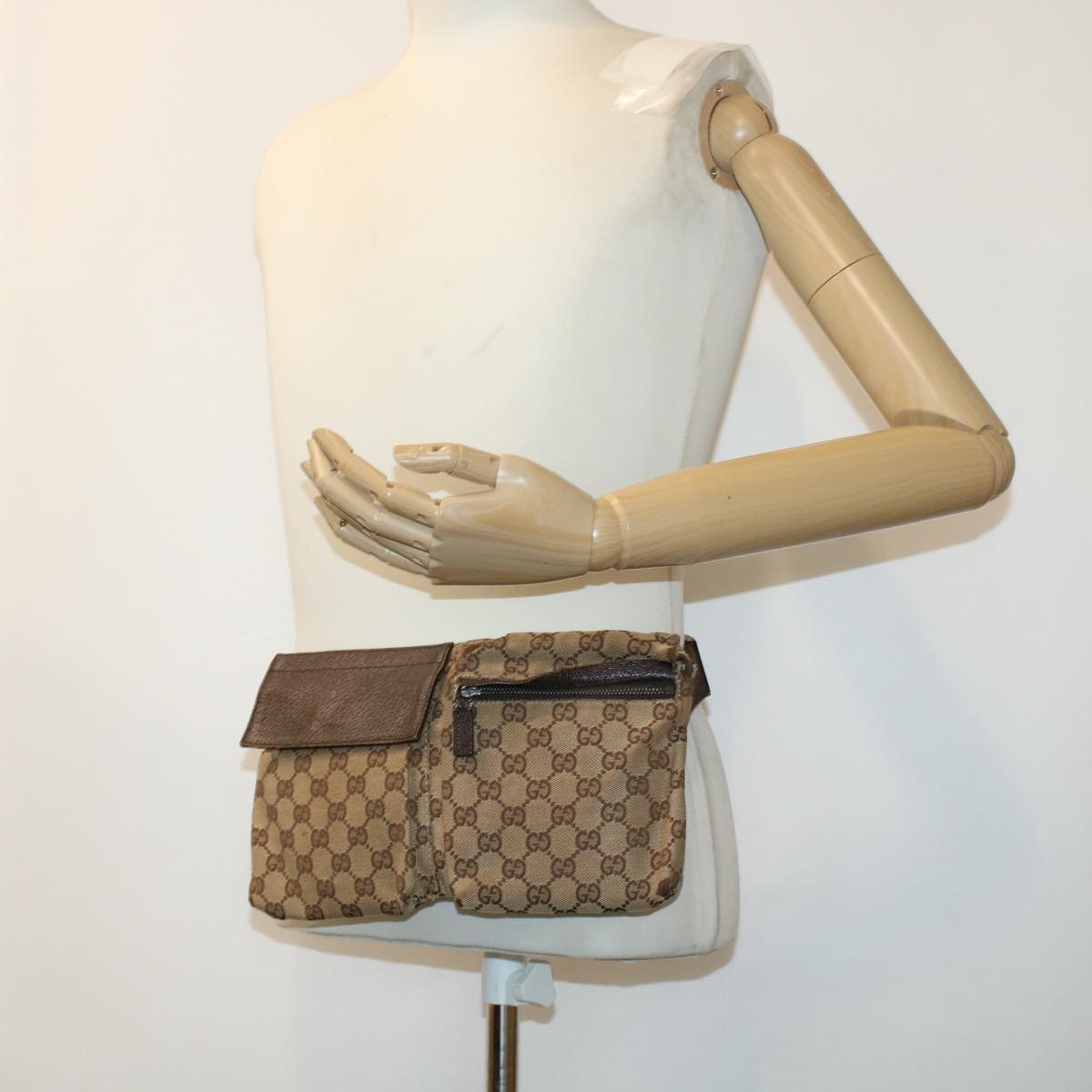 GUCCI GG Canvas Waist bag Beige 28566 rd4932