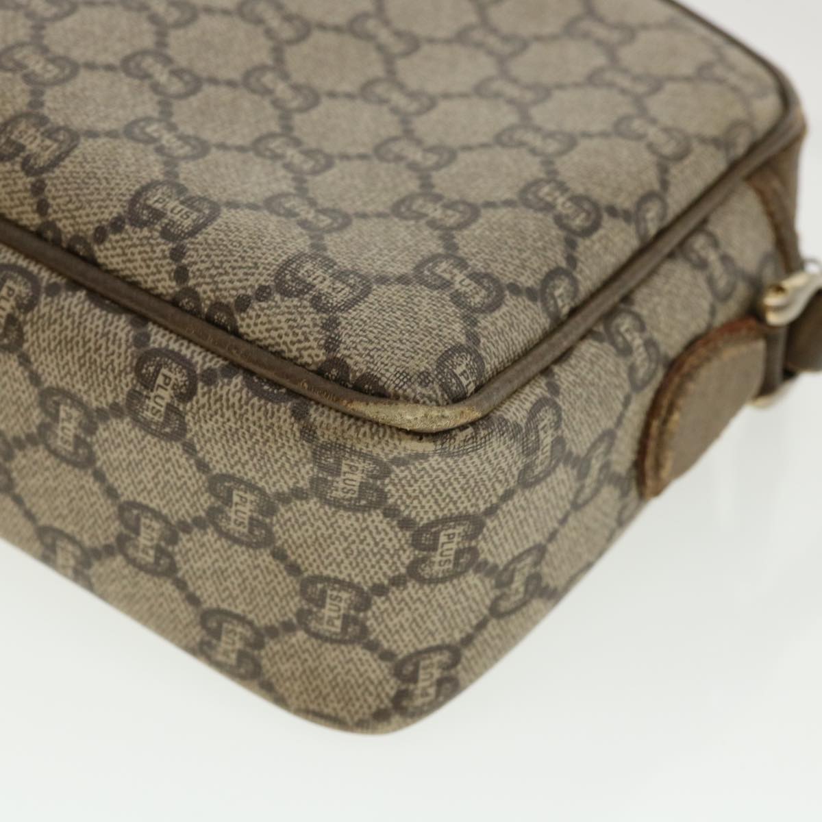 GUCCI GG Plus Canvas Shoulder Bag PVC Leather Beige ro556