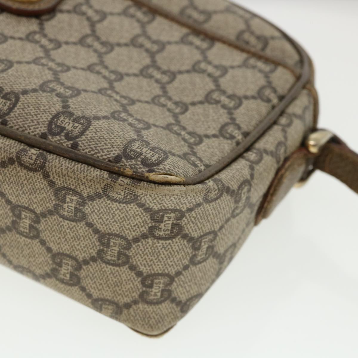GUCCI GG Plus Canvas Shoulder Bag PVC Leather Beige ro556