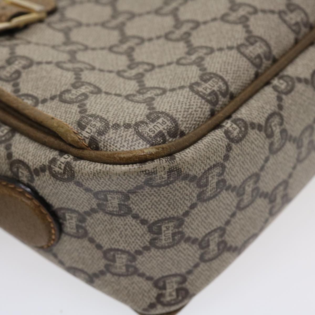 GUCCI GG Plus Canvas Shoulder Bag PVC Leather Beige ro789