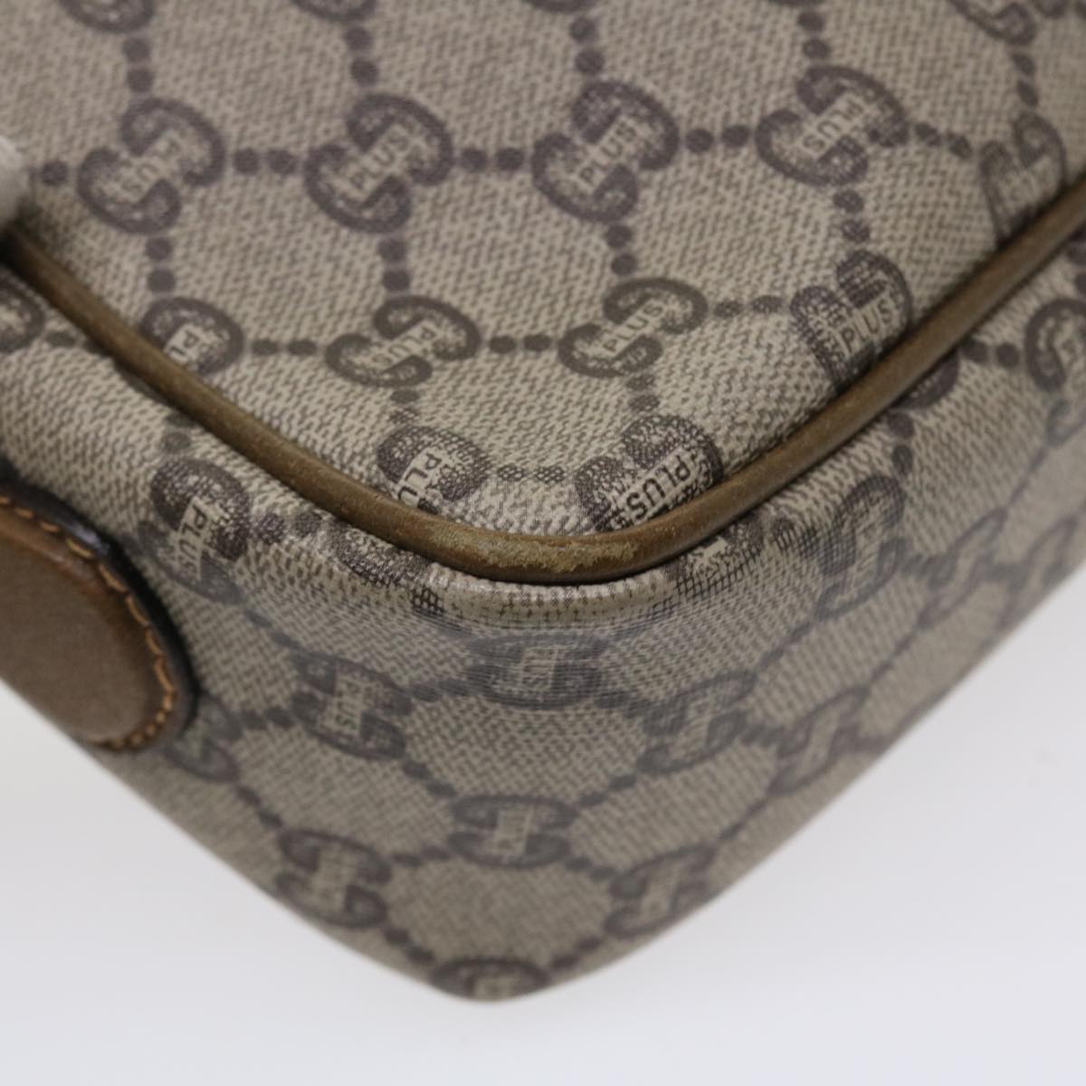 GUCCI GG Plus Canvas Shoulder Bag PVC Leather Beige ro789
