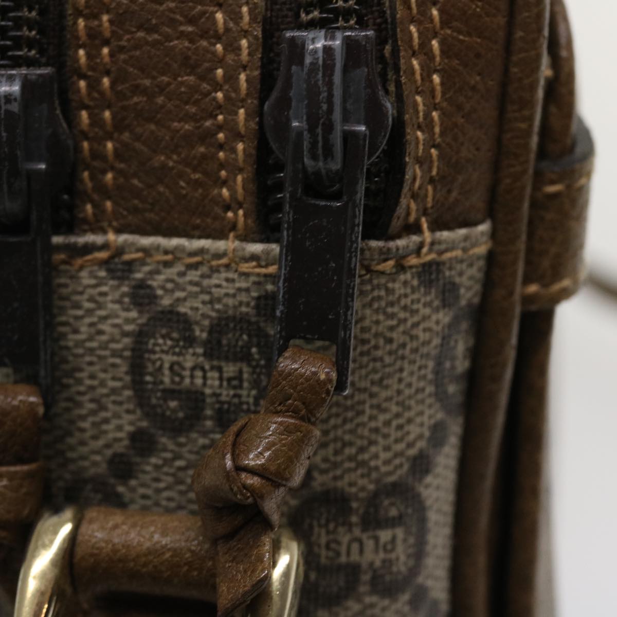 GUCCI GG Plus Canvas Shoulder Bag PVC Leather Beige ro789