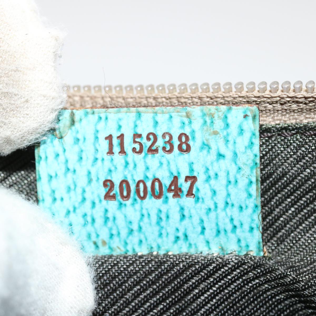 GUCCI GG Canvas Pouch Beige 115238 ro877