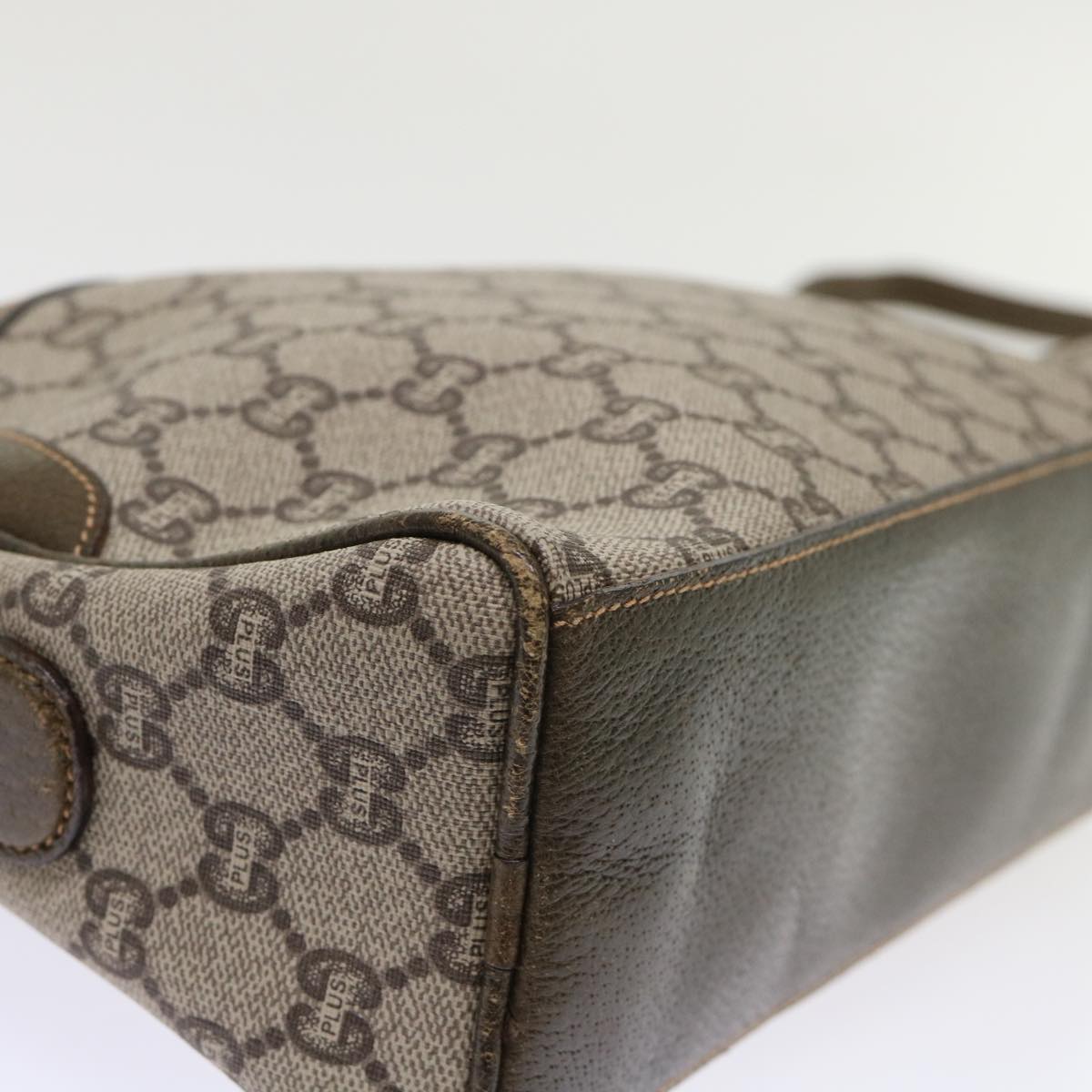 GUCCI GG Plus Canvas Shoulder Bag PVC Leather Beige th3769