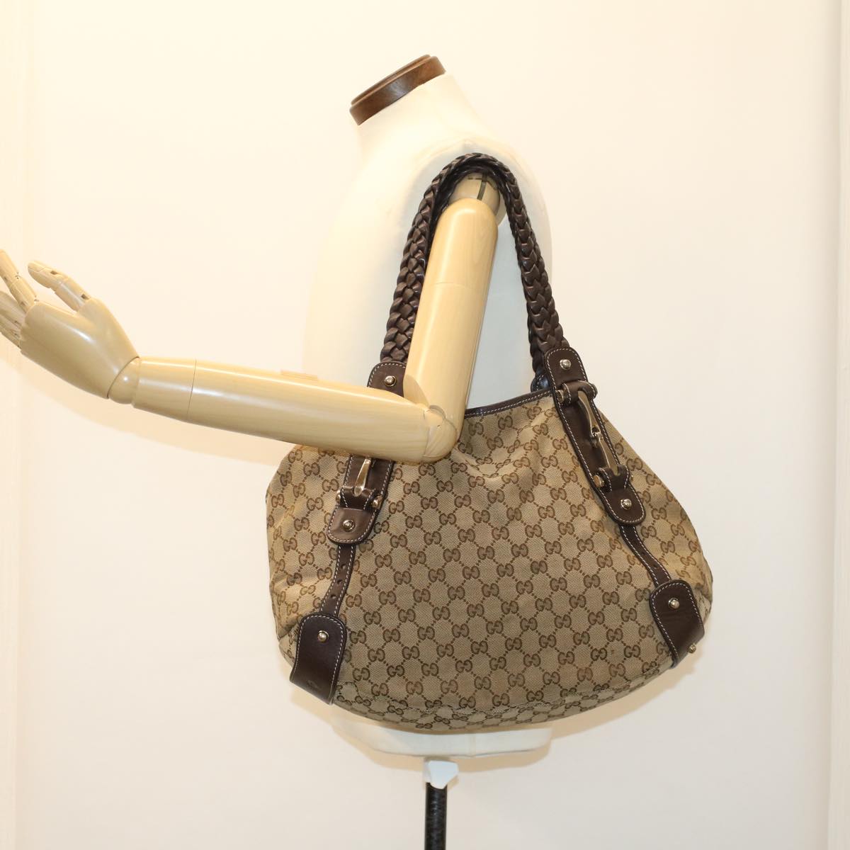 GUCCI GG Canvas Shoulder Bag Leather Beige 137621 th3811