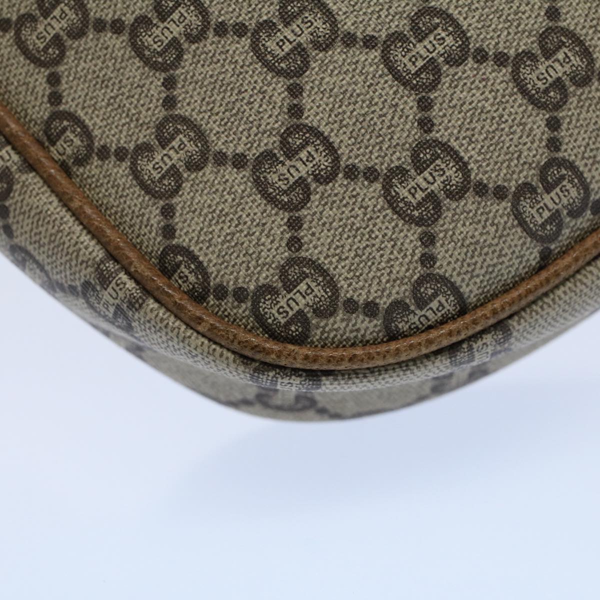 GUCCI GG Plus Canvas Shoulder Bag PVC Leather Beige th4028