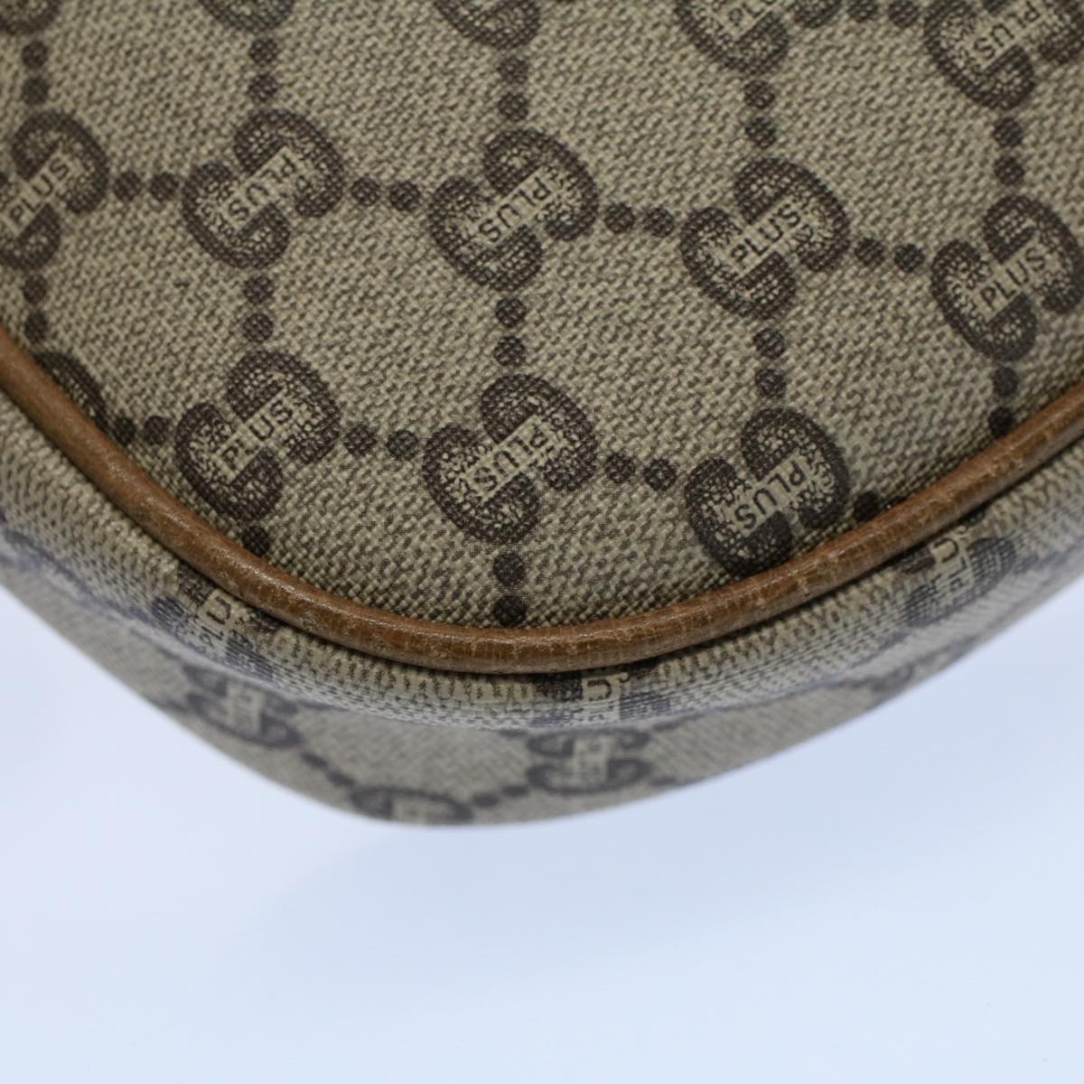 GUCCI GG Plus Canvas Shoulder Bag PVC Leather Beige th4028