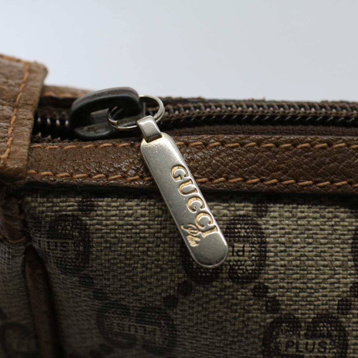 GUCCI GG Plus Canvas Shoulder Bag PVC Leather Beige th4028