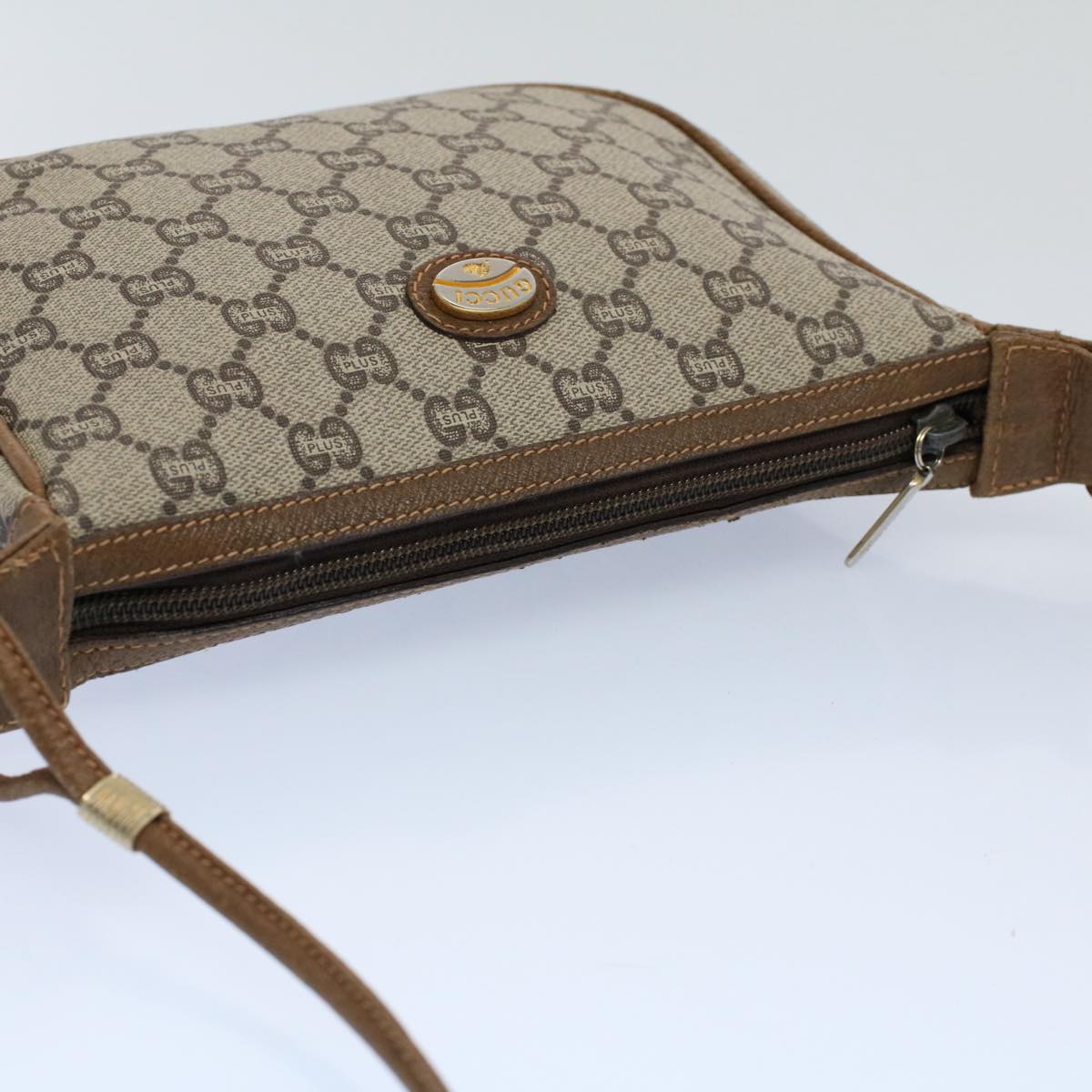 GUCCI GG Plus Canvas Shoulder Bag PVC Leather Beige th4028