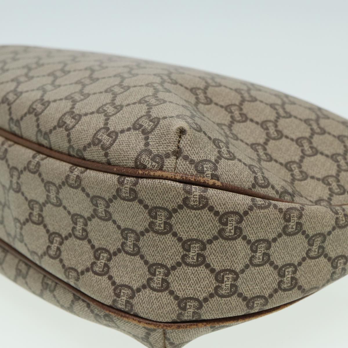 GUCCI GG PLUS Canvas Shoulder Bag PVC Leather Beige th5152